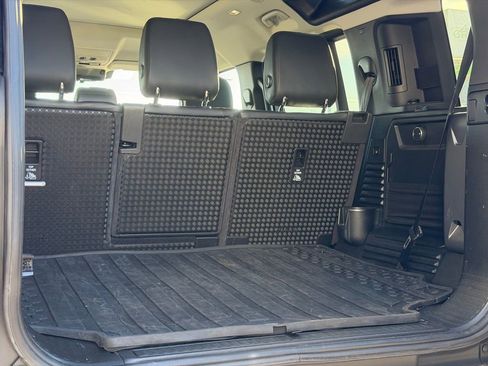 Used 2021 Land Rover Defender 110 SE image 9