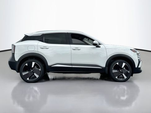 Certified 2025 Nissan Kicks SR AWD/4WD image 8