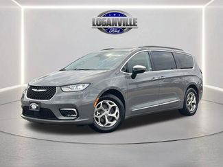 Used 2023 Chrysler Pacifica Limited video 1
