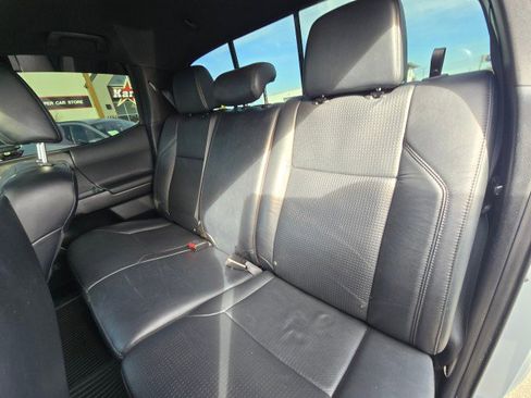 Used 2019 Toyota Tacoma TRD Off-Road image 21