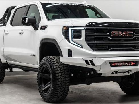 Used 2025 GMC Sierra 1500 AT4 image 4