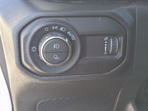 Used 2023 Jeep Gladiator Overland image 24