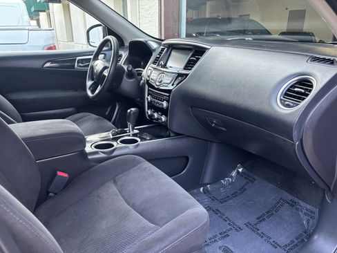 Used 2015 Nissan Pathfinder SV w/ Trailer Tow Package image 12
