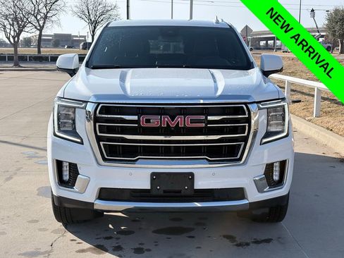 Used 2023 GMC Yukon SLT w/ SLT Luxury Package image 2