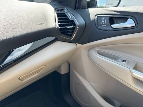 Used 2018 Ford Escape Titanium AWD/4WD image 28