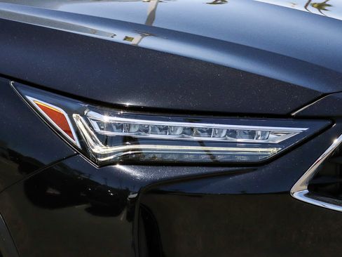 Used 2023 Acura MDX SH-AWD w/ Advance Package image 4