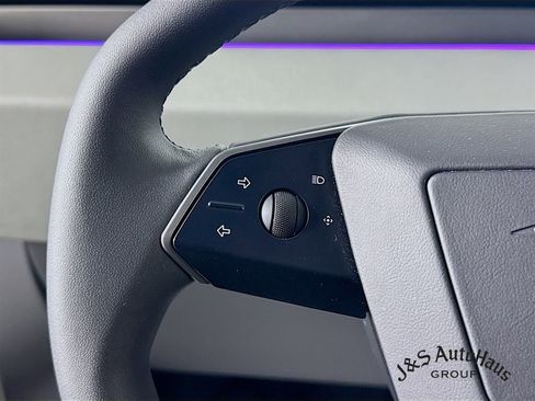 Used 2024 Tesla Cybertruck AWD Crew Cab image 13