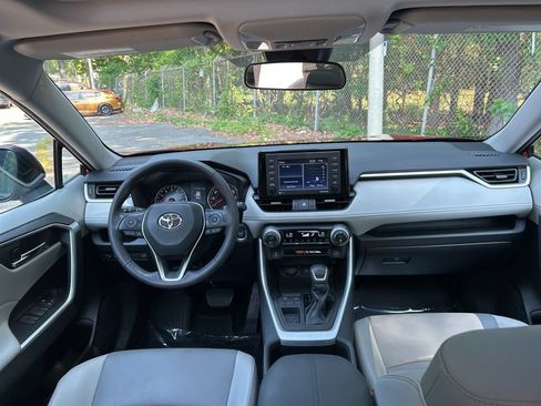 Used 2022 Toyota RAV4 XLE Premium FWD image 28