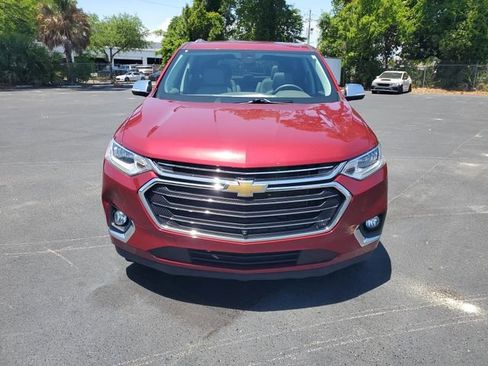 Used 2020 Chevrolet Traverse Premier w/ LPO, Cargo Package FWD image 2