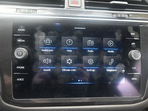 Used 2021 Volkswagen Tiguan SEL Premium R-Line image 24