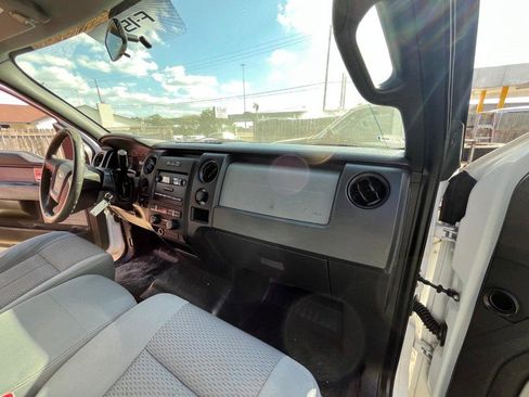 Used 2011 Ford F150 XL w/ HD Payload Pkg image 4