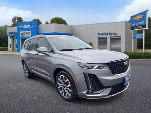 Used 2023 Cadillac XT6 Sport image 2