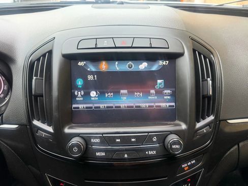 Used 2017 Buick Regal Sport Touring image 18