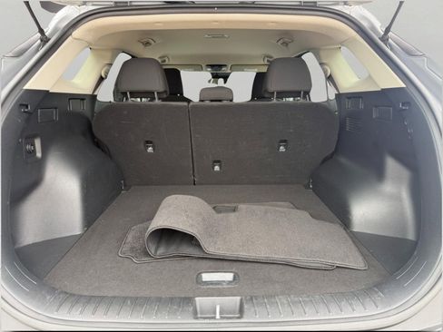 Used 2025 Kia Sportage LX image 15