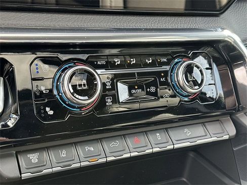 New 2026 GMC Sierra 2500 Denali w/ Denali Reserve Package image 13