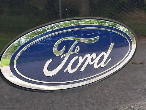 Used 2018 Ford F150 XL w/ Equipment Group 101A Mid AWD/4WD image 28