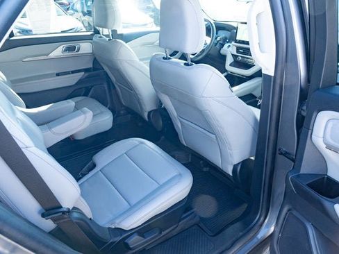 Used 2025 Ford Explorer Active w/ Active Comfort Package AWD/4WD image 37