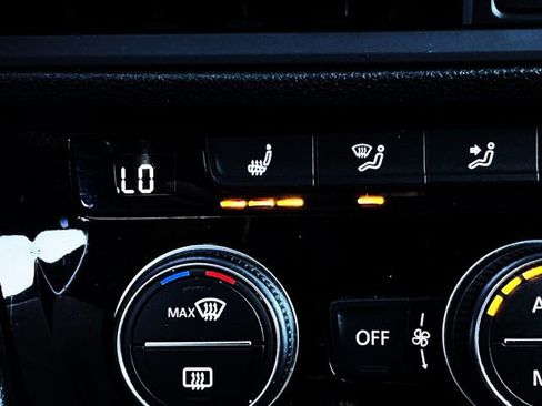 Used 2019 Volkswagen Jetta R-Line image 27