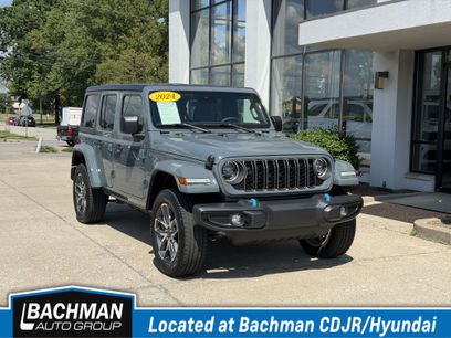 Used 2024 Jeep Wrangler Unlimited w/ LED Headlamp & Fog Lamp Group