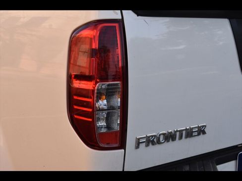 Used 2019 Nissan Frontier S image 39