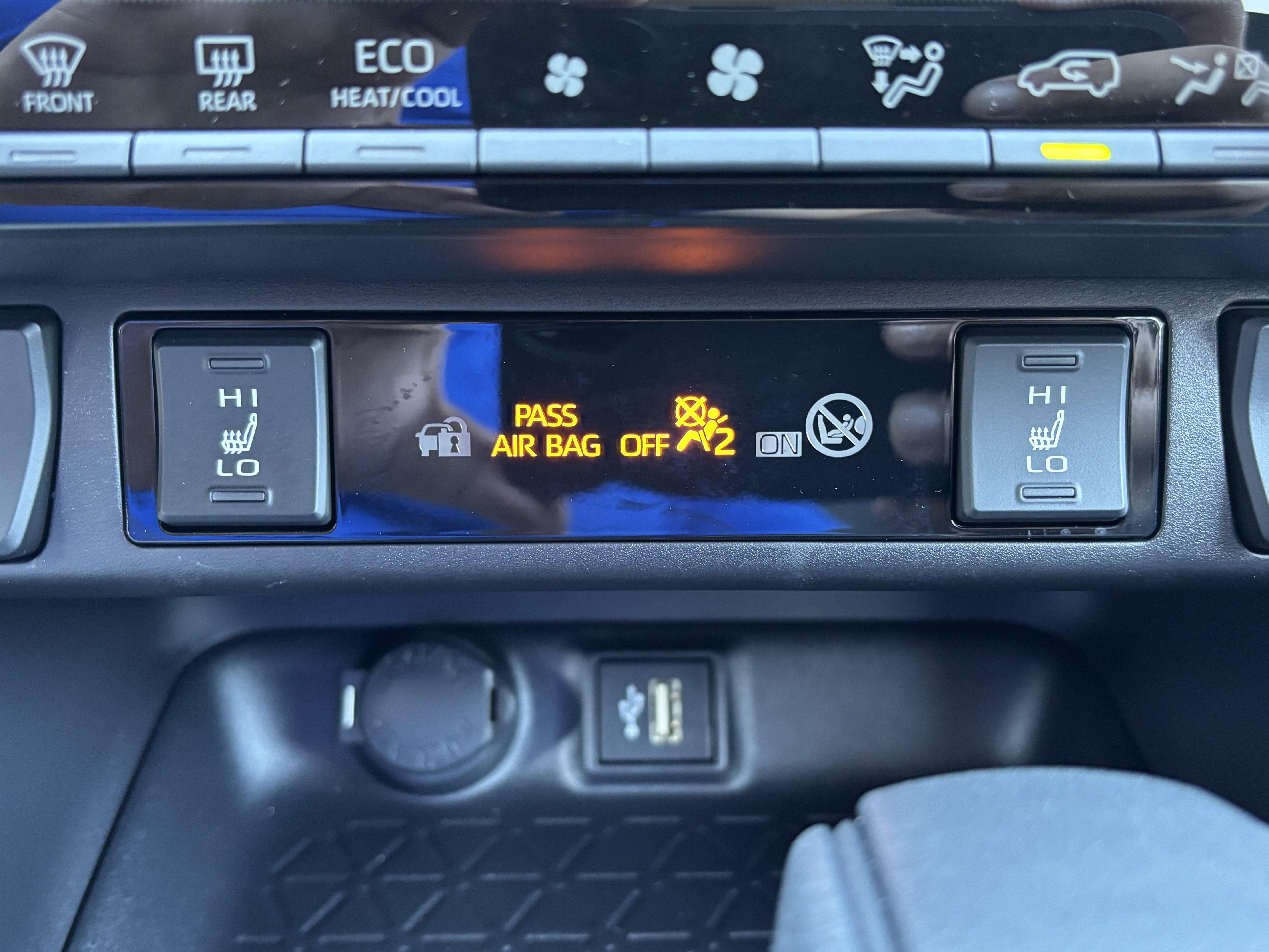 Certified 2025 Toyota RAV4 XLE w/ Convenience Package AWD/4WD image 28