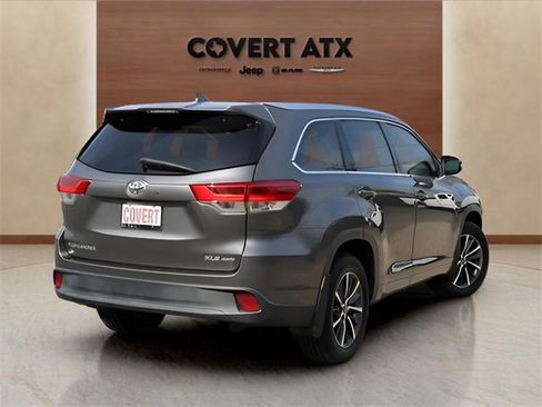 Used 2018 Toyota Highlander XLE image 5