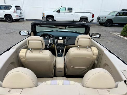 Used 2011 Chrysler 200 Limited FWD image 33