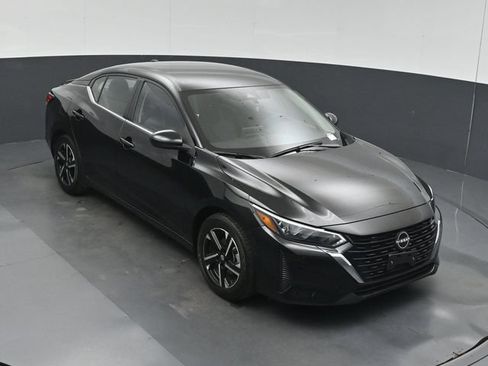 Used 2025 Nissan Sentra SV FWD image 40