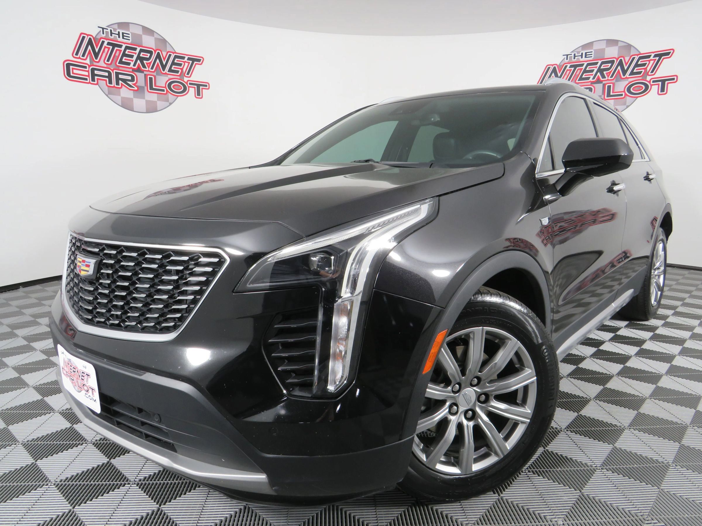 Used 2020 Cadillac XT4 Premium Luxury FWD image 1
