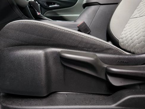 Used 2019 Chevrolet Equinox LS image 9