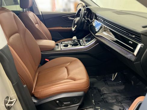 Used 2020 Audi Q8 Premium Plus AWD/4WD image 26