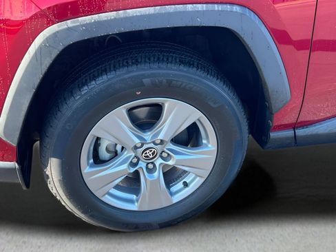 Certified 2022 Toyota RAV4 XLE w/ Convenience Package FWD image 27