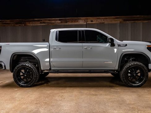 Used 2024 GMC Sierra 1500 Elevation image 11