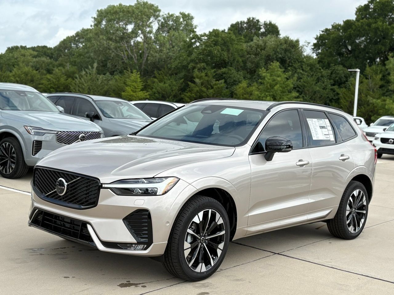 New 2026 Volvo XC60 B5 Plus w/ Protection Package Premier AWD/4WD image 2