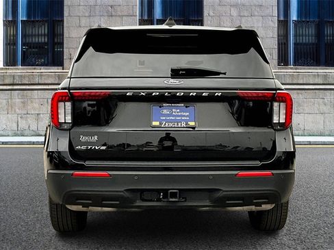 Certified 2025 Ford Explorer Active image 4