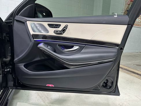 Used 2020 Mercedes-Benz S 560 4MATIC Sedan image 9