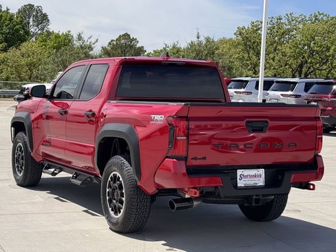 Used 2025 Toyota Tacoma TRD Off-Road image 4