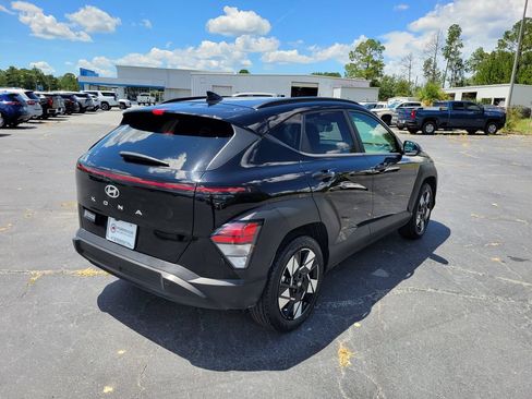 Used 2025 Hyundai Kona SEL FWD image 5