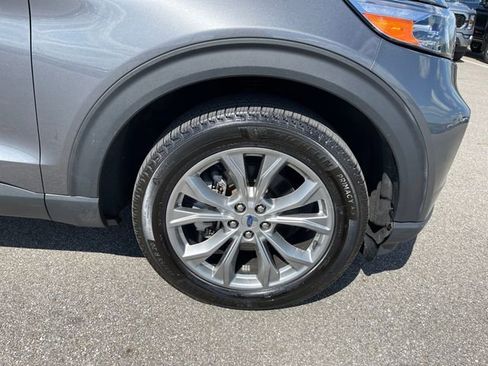 Used 2023 Ford Explorer XLT w/ Equipment Group 202A AWD/4WD image 44