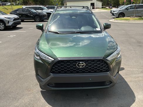 Used 2023 Toyota Corolla Cross LE w/ Moonroof Package FWD image 3
