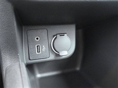 New 2025 Nissan Kicks Play S image 9