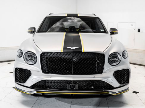 Used 2025 Bentley Bentayga image 8