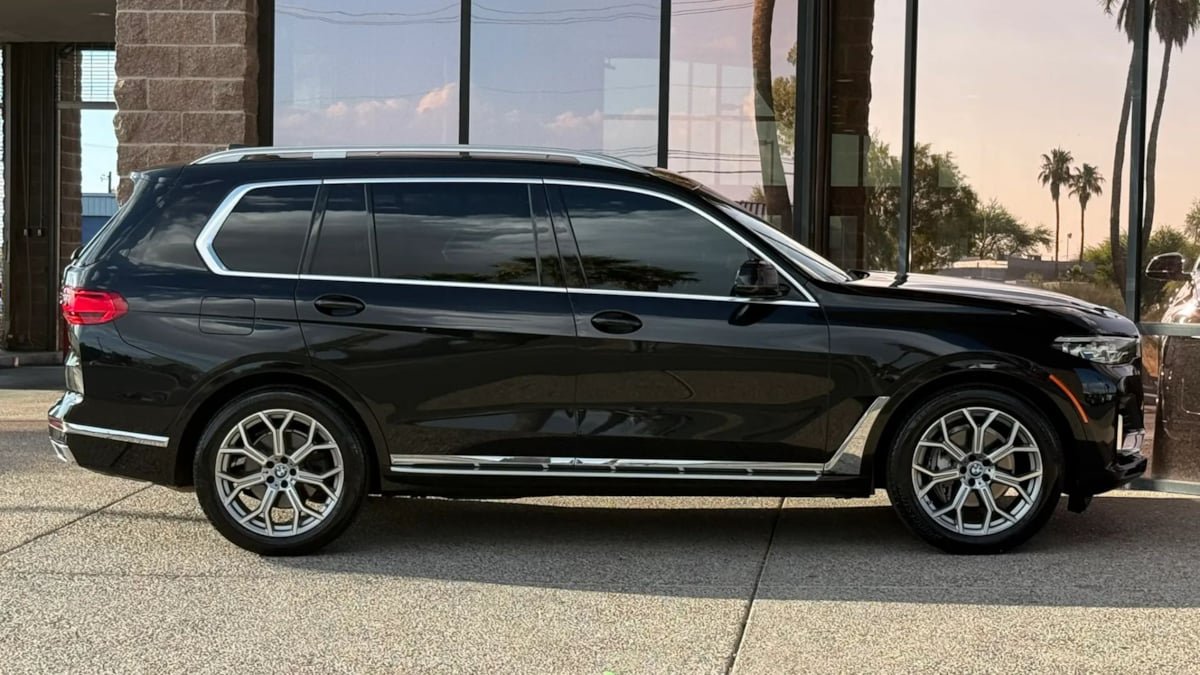 Used 2020 BMW X7 xDrive40i w/ Cold Weather Package AWD/4WD image 14