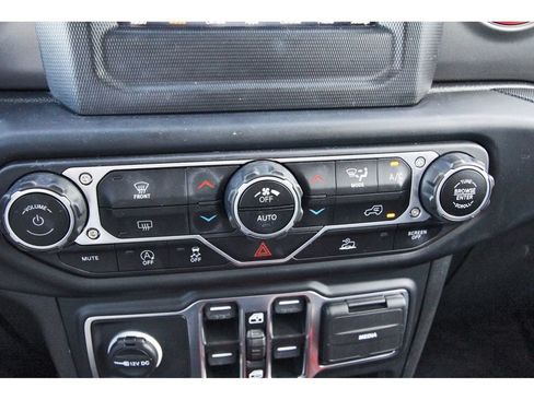 Used 2023 Jeep Gladiator Overland AWD/4WD image 25