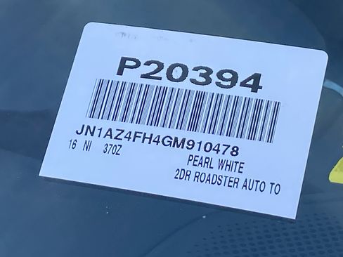 Used 2016 Nissan 370Z Touring image 28