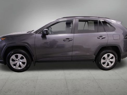 Used 2021 Toyota RAV4 LE AWD/4WD image 2