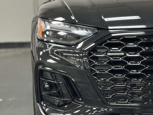 Used 2025 Audi Q5 Prestige w/ Prestige Package image 8