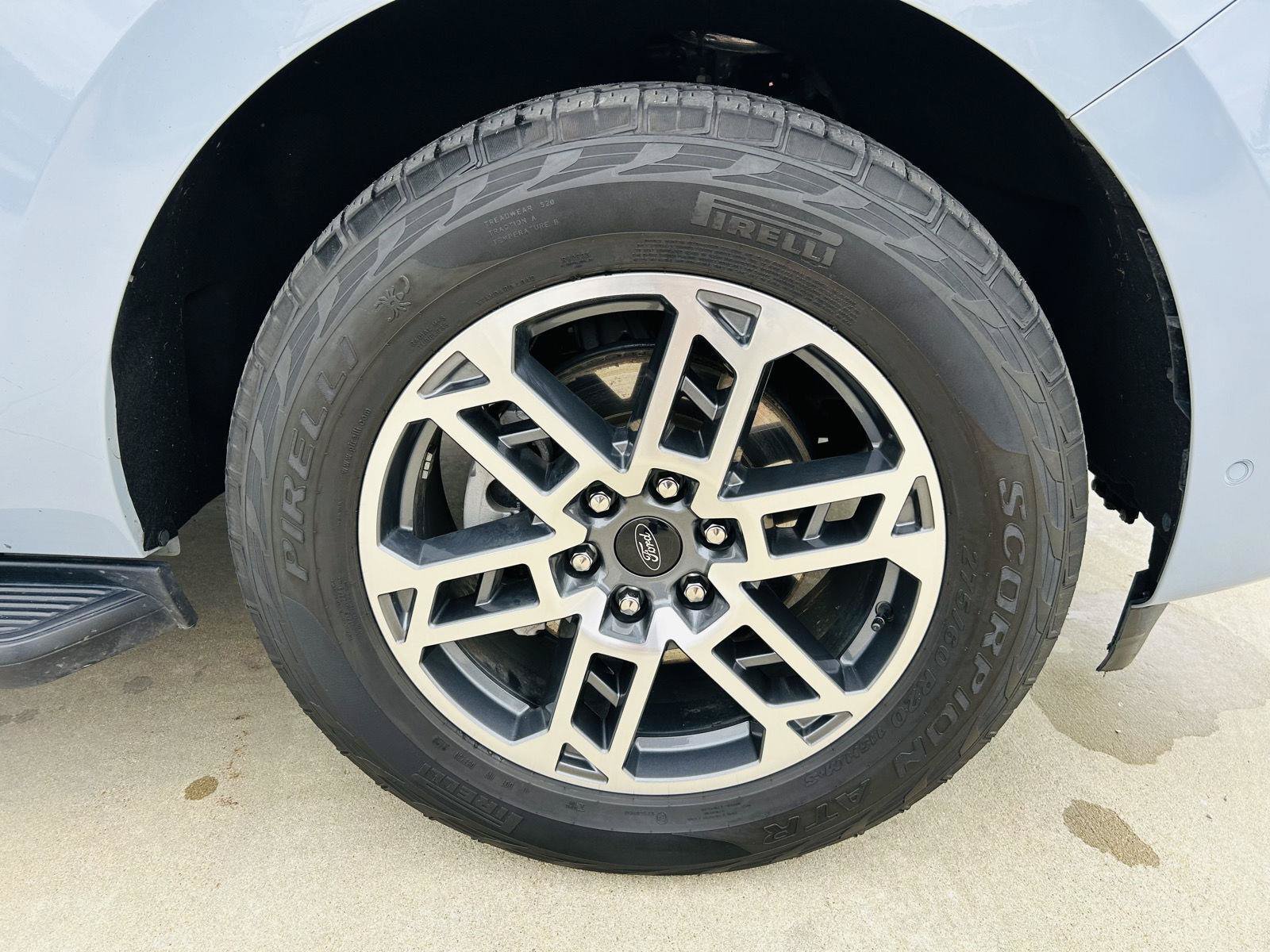 Used 2025 Ford Expedition Active AWD/4WD image 49