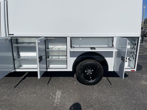 New 2025 Mercedes-Benz Sprinter 4500 image 8