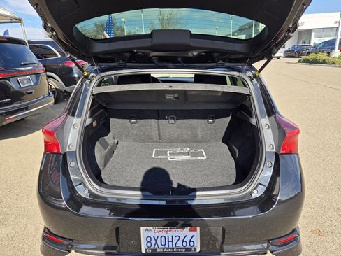 Used 2018 Toyota Corolla iM w/ All-Weather Mat Package image 9